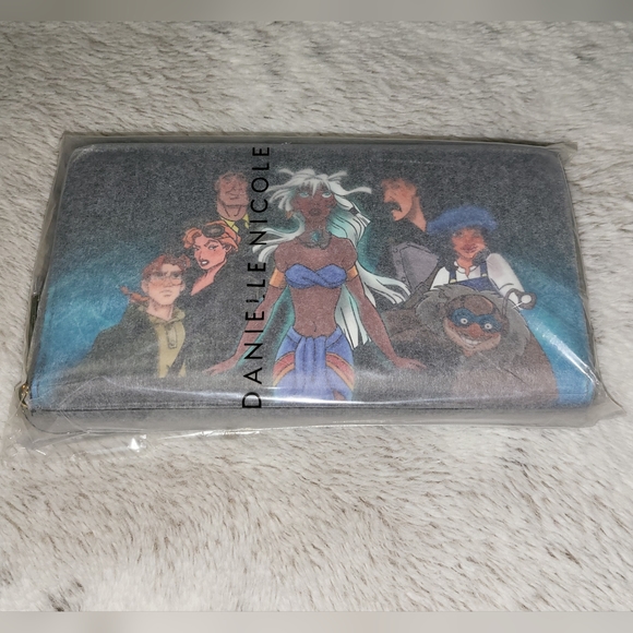 🎉❗️SALE❗️🎉 Danielle Nicole Disney Atlantis Zip Around Wallet - Picture 5 of 6